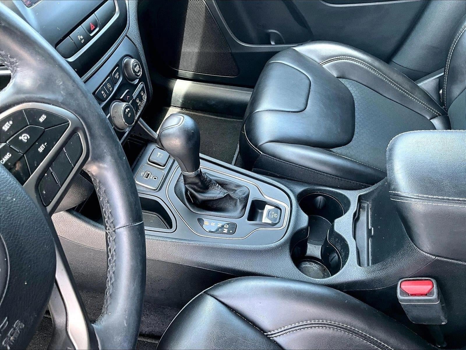 2019 Jeep CHER LATITUDE PLUS