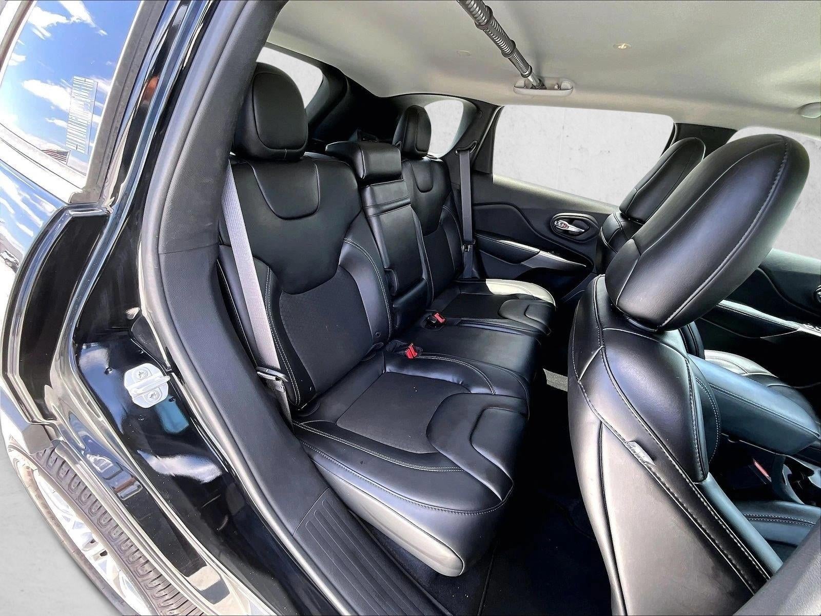 2019 Jeep CHER LATITUDE PLUS