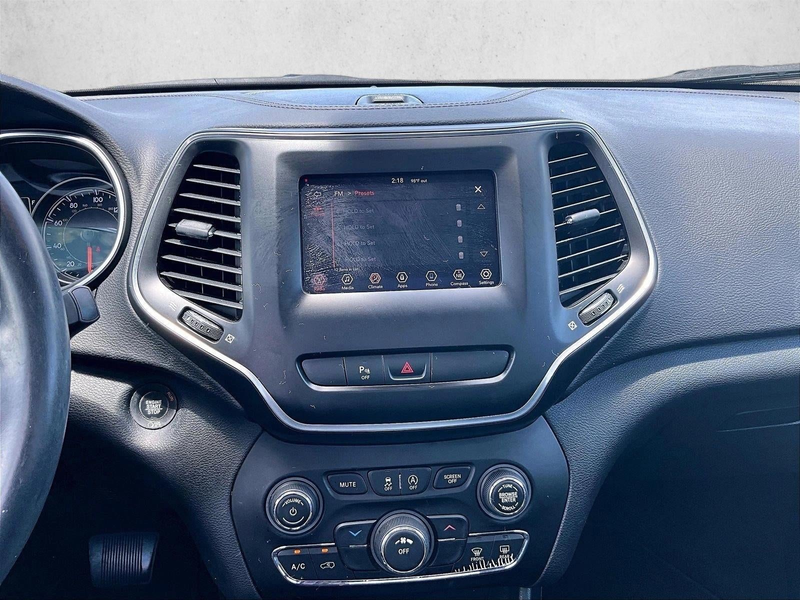 2019 Jeep CHER LATITUDE PLUS
