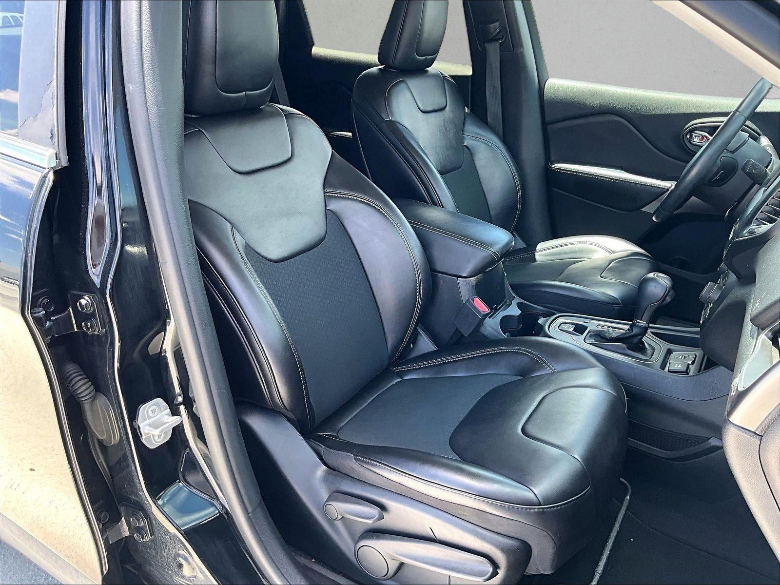 2019 Jeep CHER LATITUDE PLUS