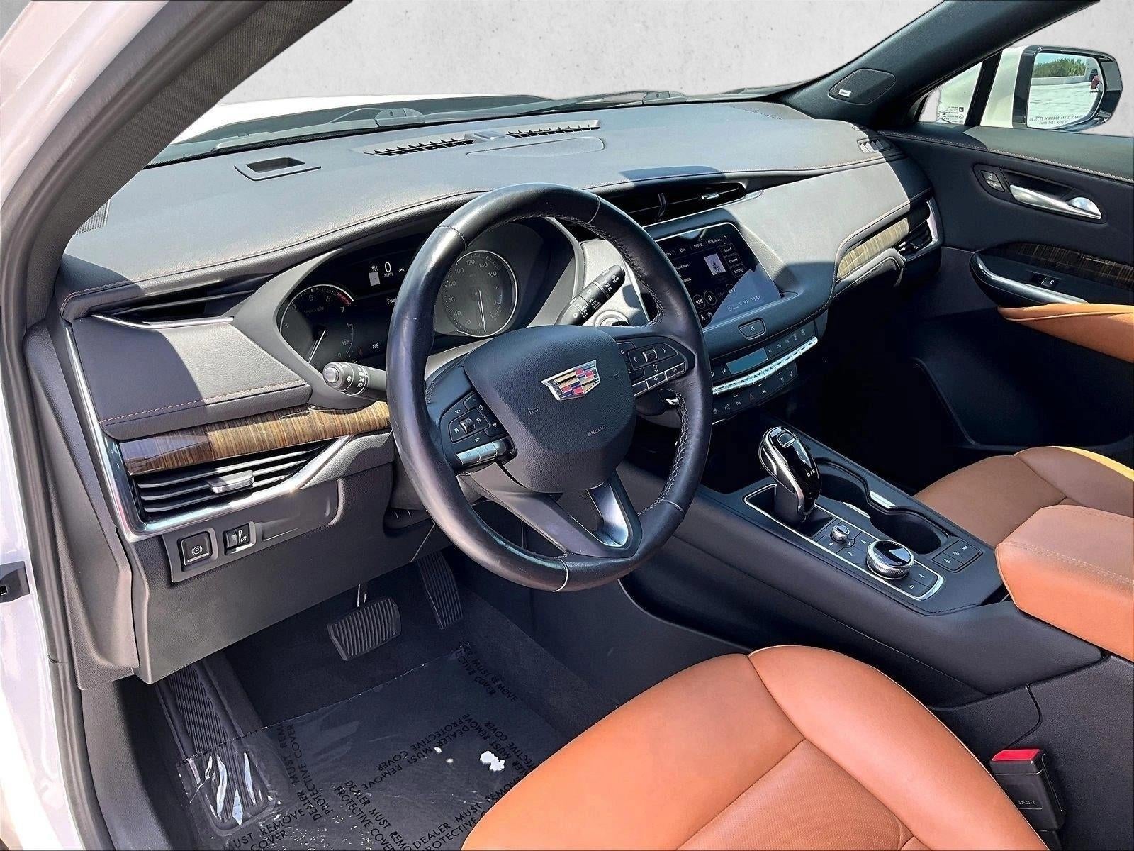 2022 Cadillac XT4 Premium Luxury