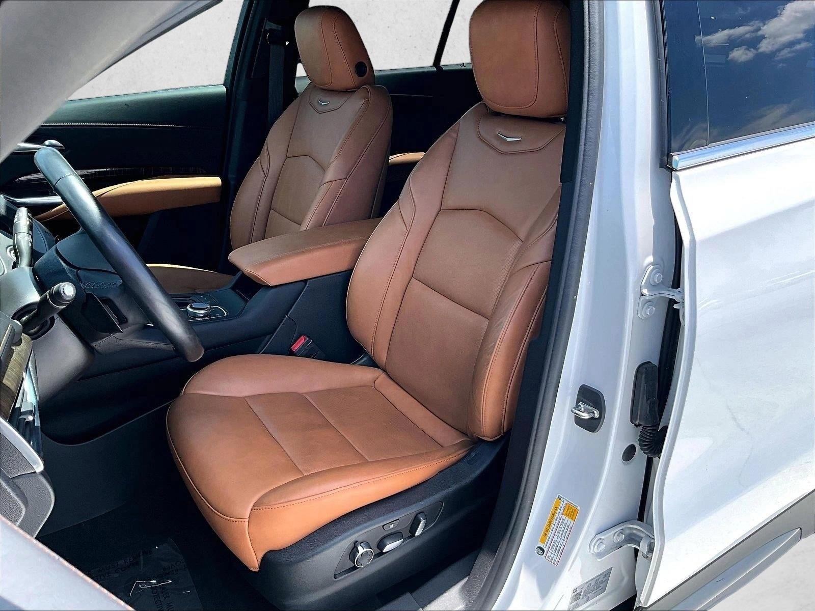 2022 Cadillac XT4 Premium Luxury