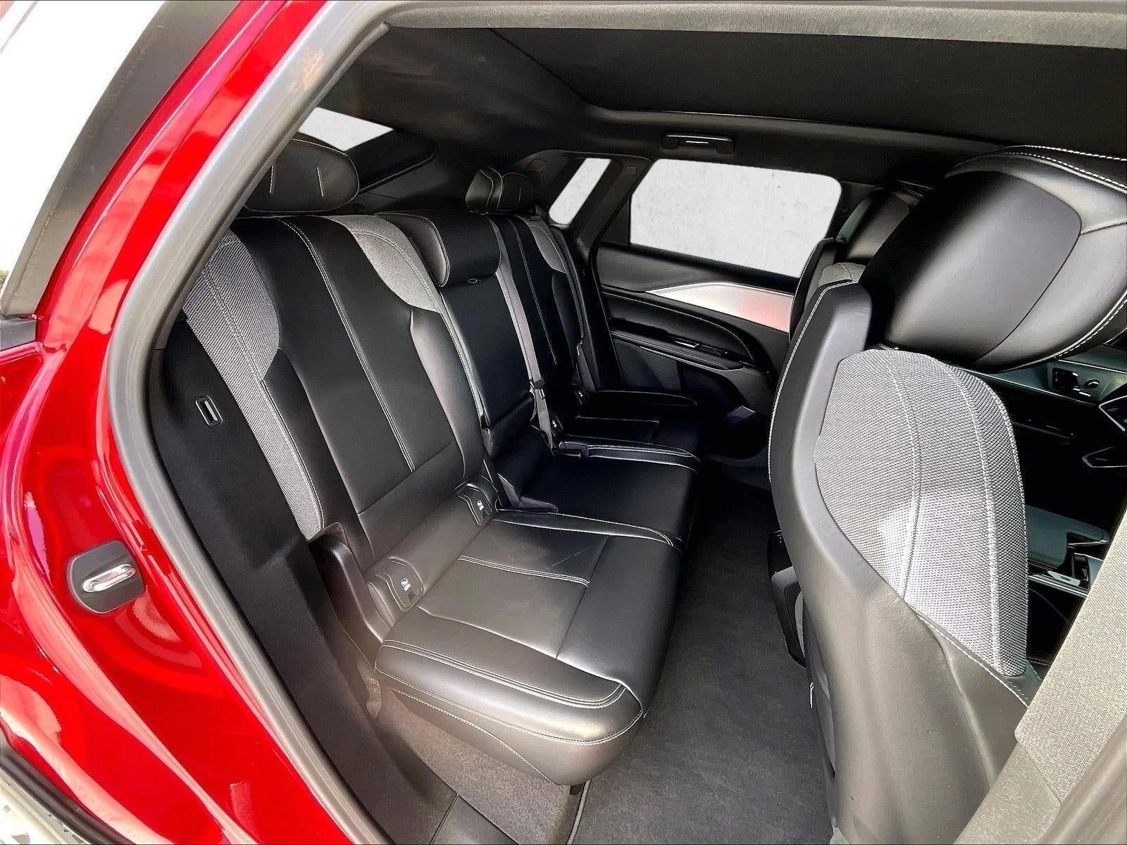 2024 Cadillac LYRIQ Tech