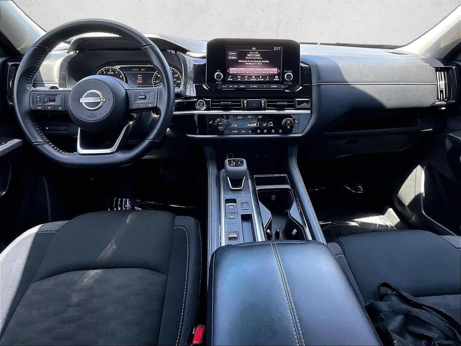 2024 Nissan Pathfinder SV