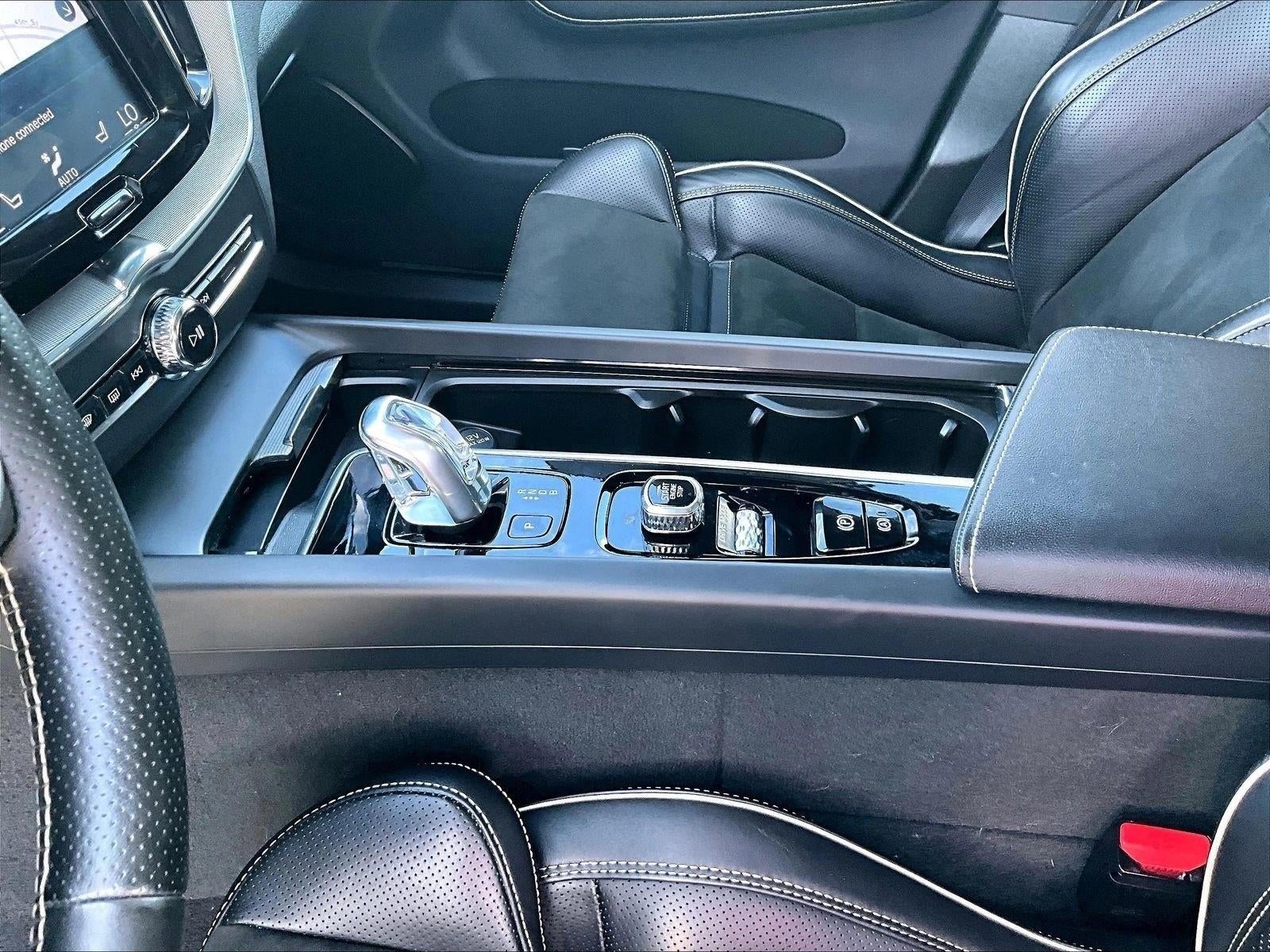 2019 Volvo XC60 R-Design