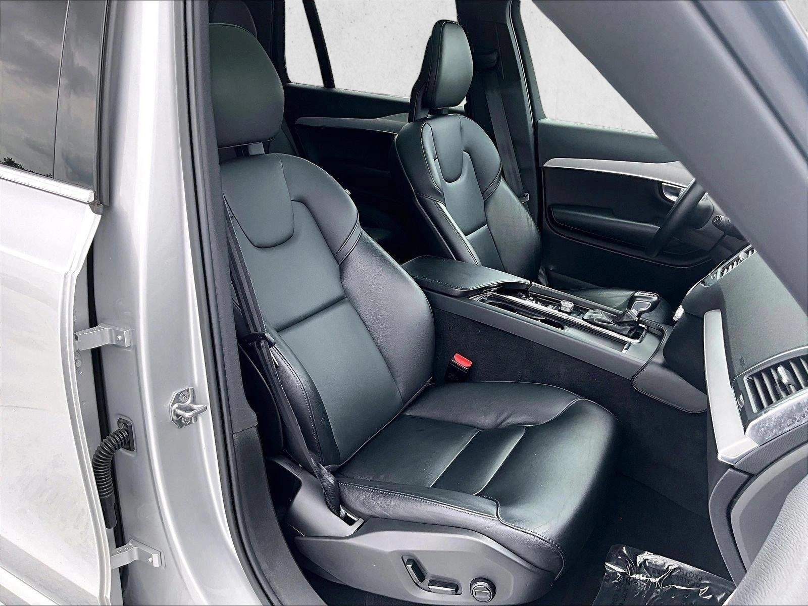 2021 Volvo XC90 Momentum