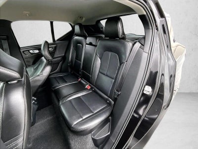 2021 Volvo XC40 Momentum