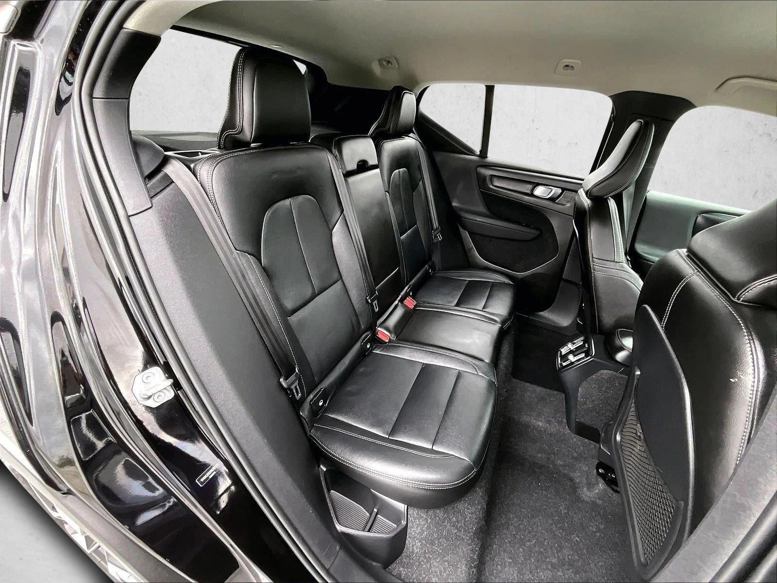 2021 Volvo XC40 Momentum