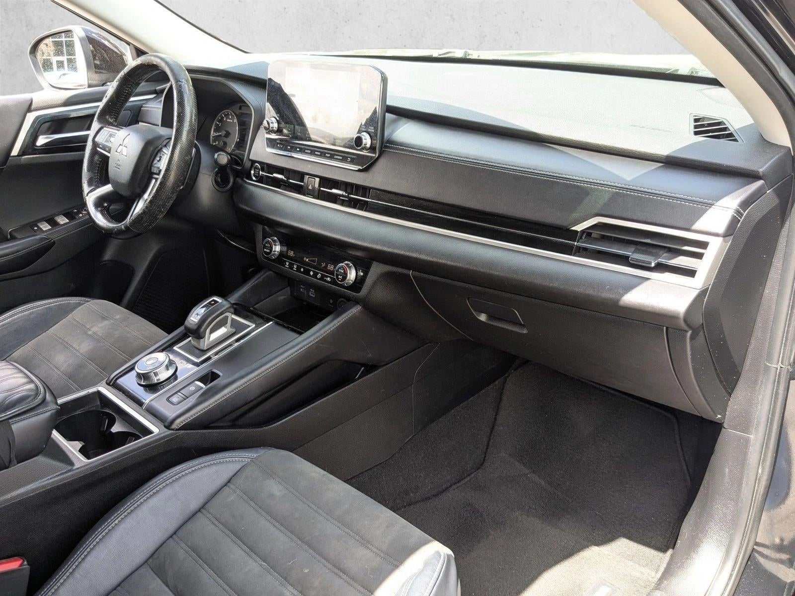 2022 Mitsubishi Outlander SE