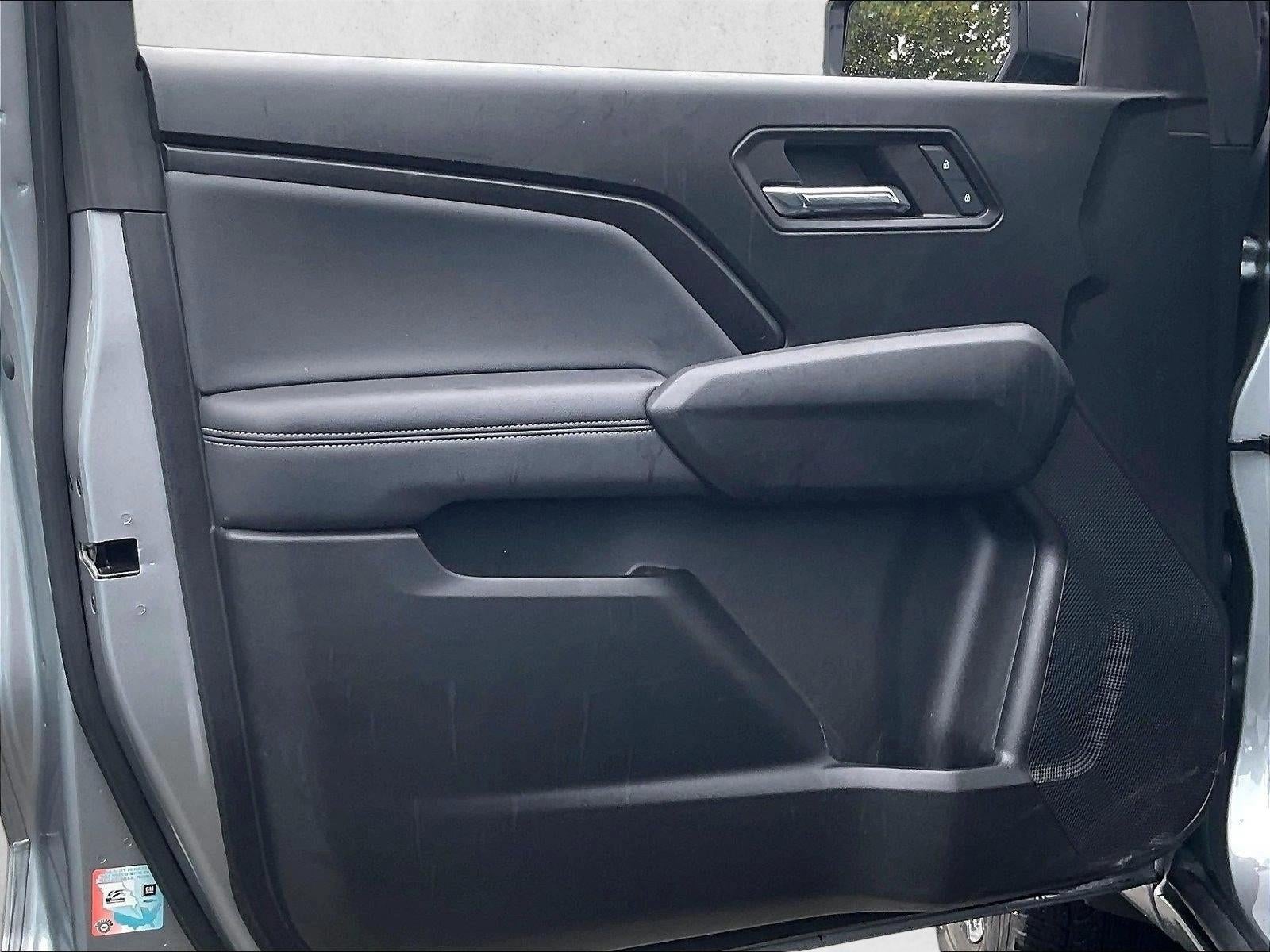 2024 Chevrolet Colorado LT - Photo 15