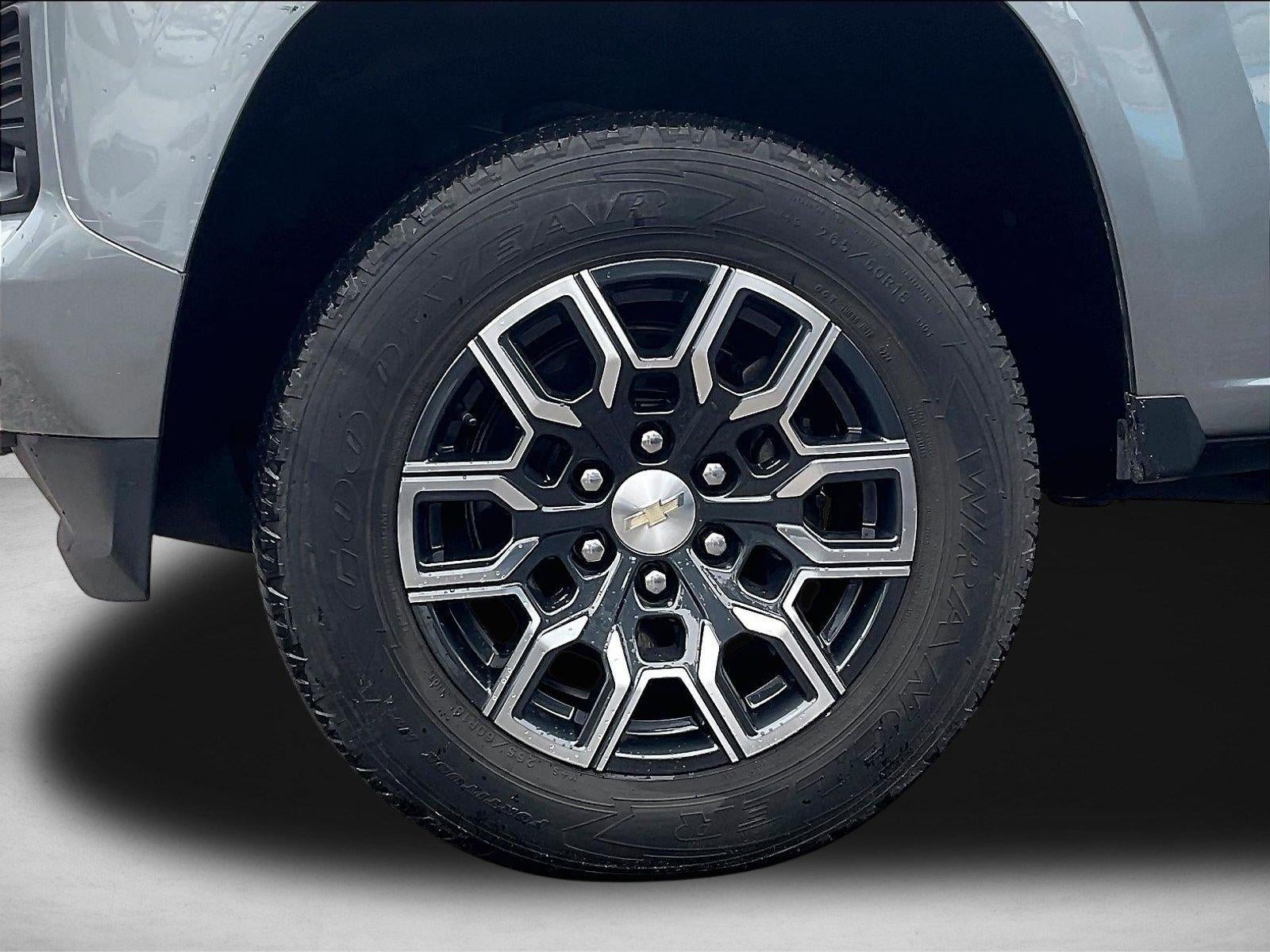 2024 Chevrolet Colorado LT - Photo 8