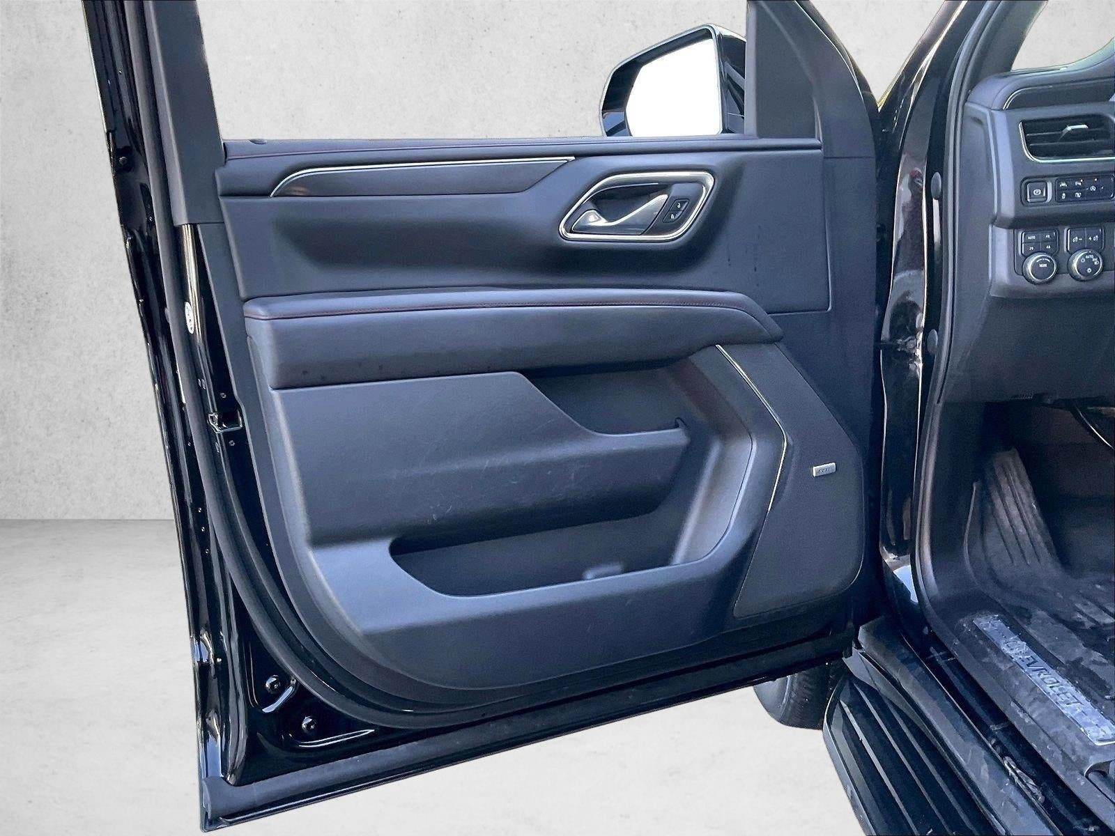 2023 Chevrolet Suburban RST - Photo 18