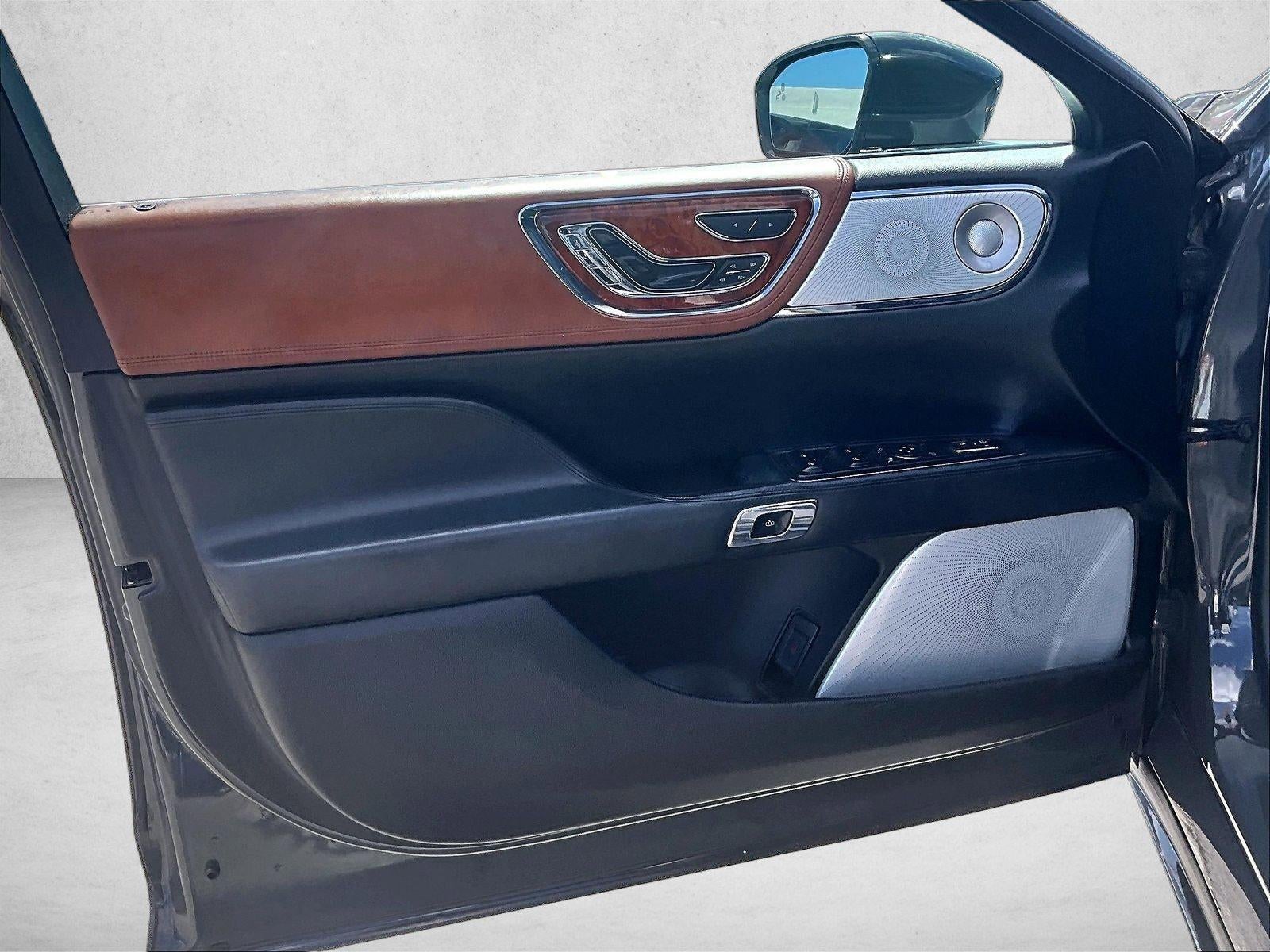 2017 Lincoln Continental Black Label