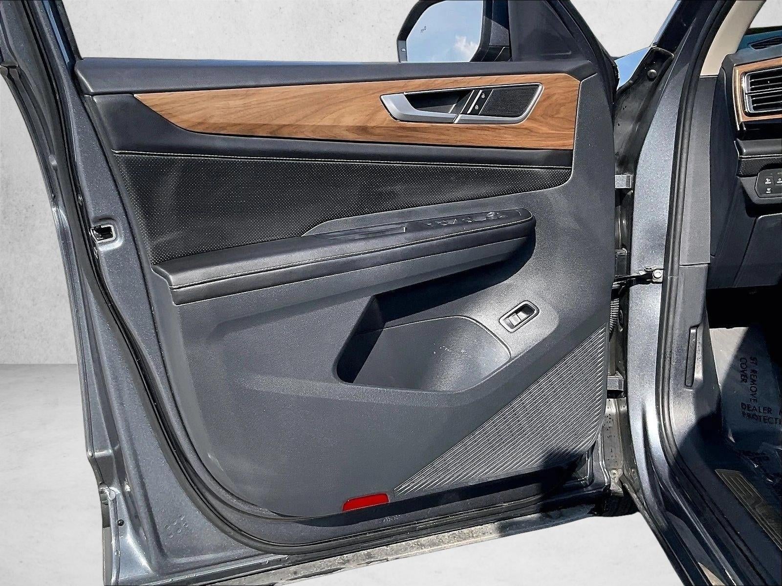 2024 Volkswagen Atlas SE w/Tech - Photo 18