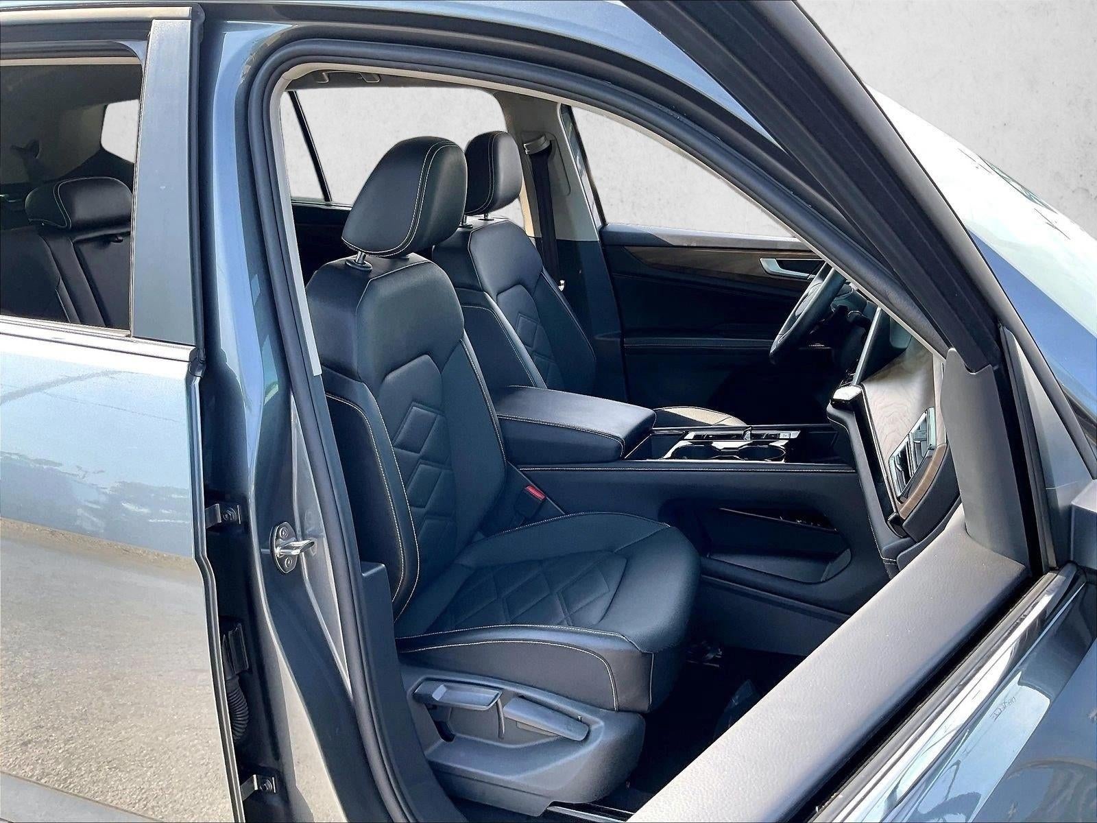 2024 Volkswagen Atlas SE w/Tech - Photo 9