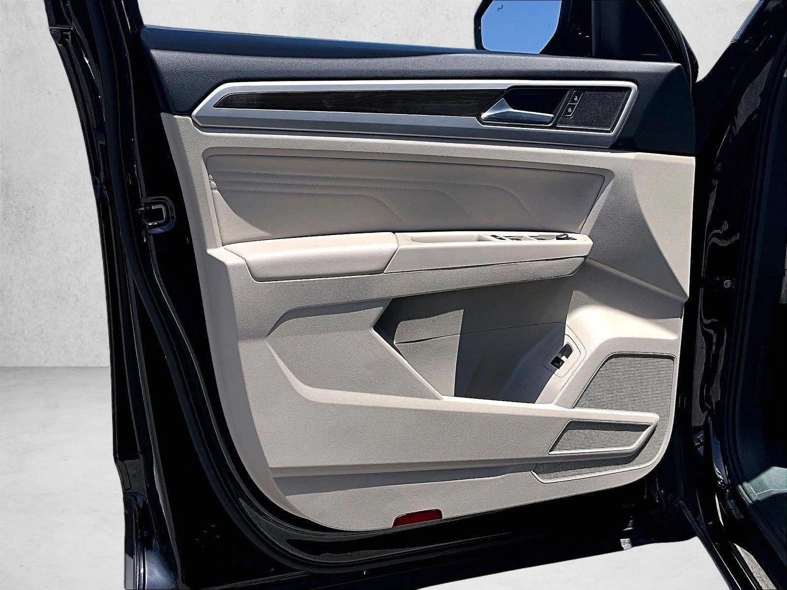 2023 Volkswagen Atlas SE w/Tech - Photo 17