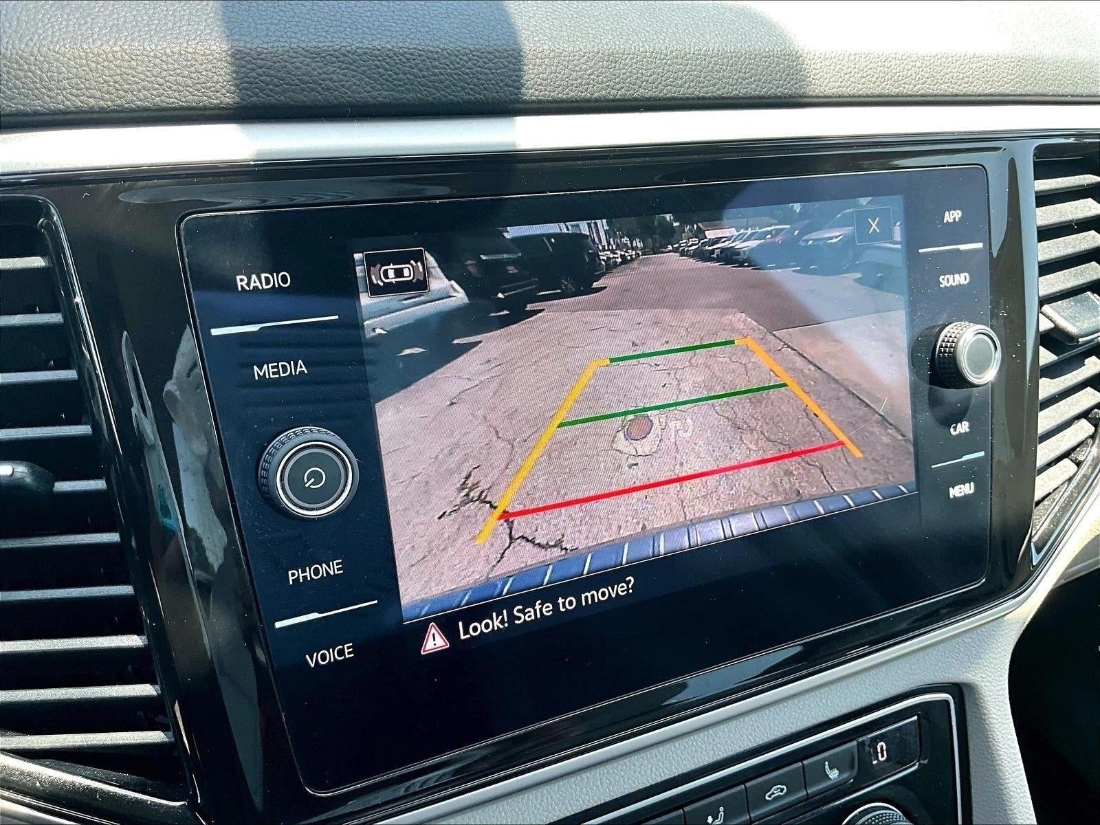 2023 Volkswagen Atlas SE w/Tech - Photo 22