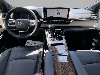 2025 Toyota Sienna Platinum