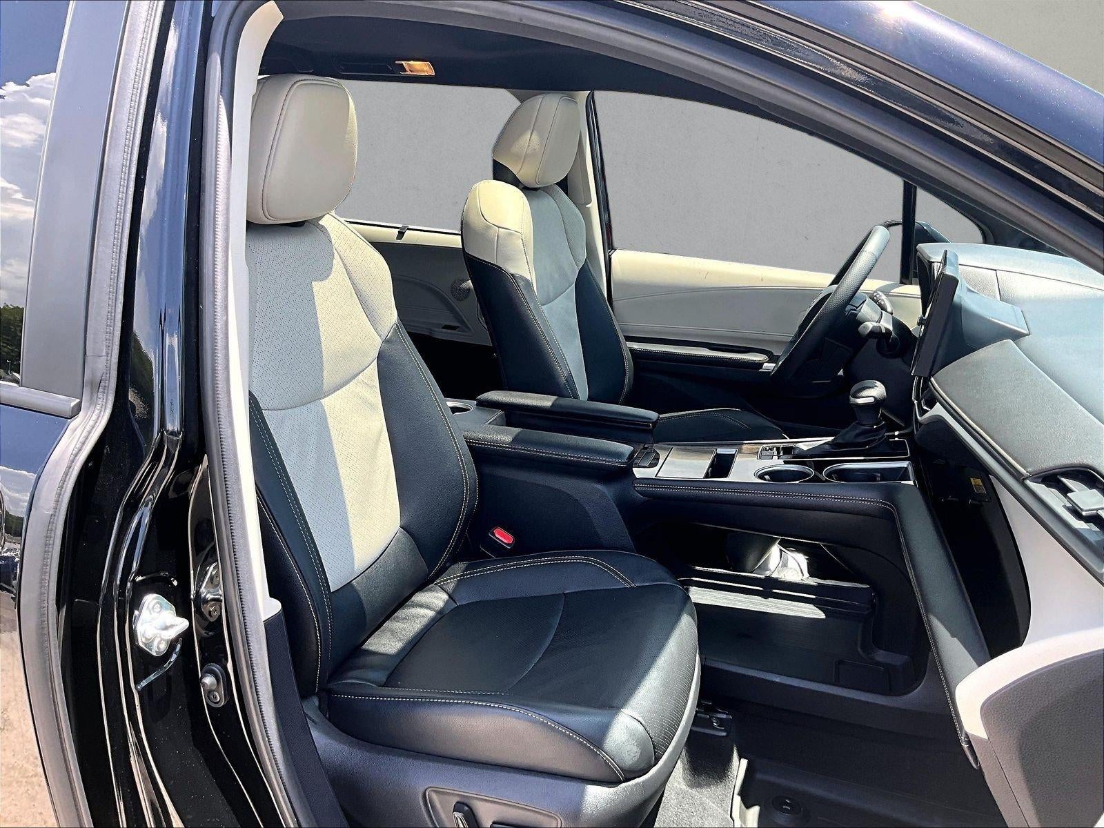 2025 Toyota Sienna Platinum