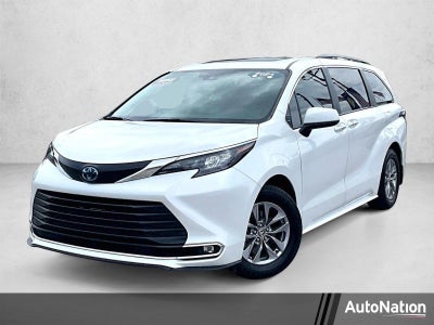 2024 Toyota Sienna XLE