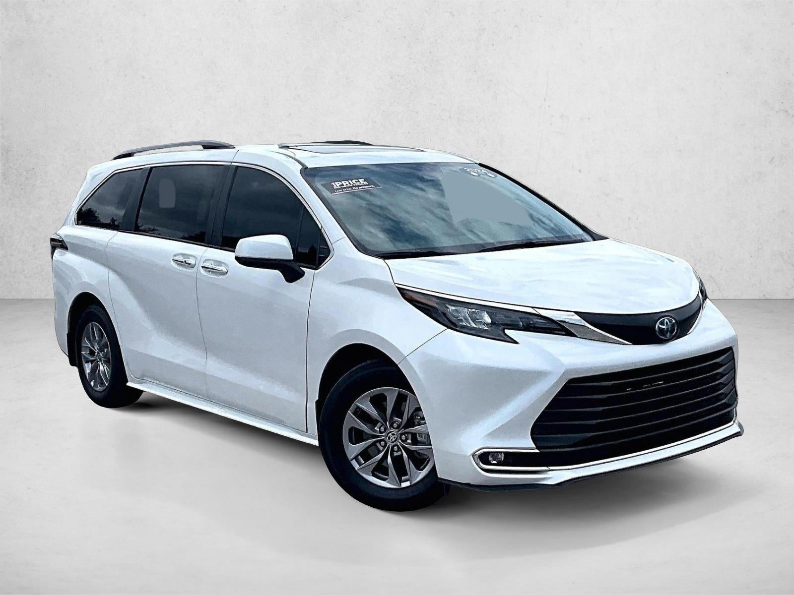 2024 Toyota Sienna XLE