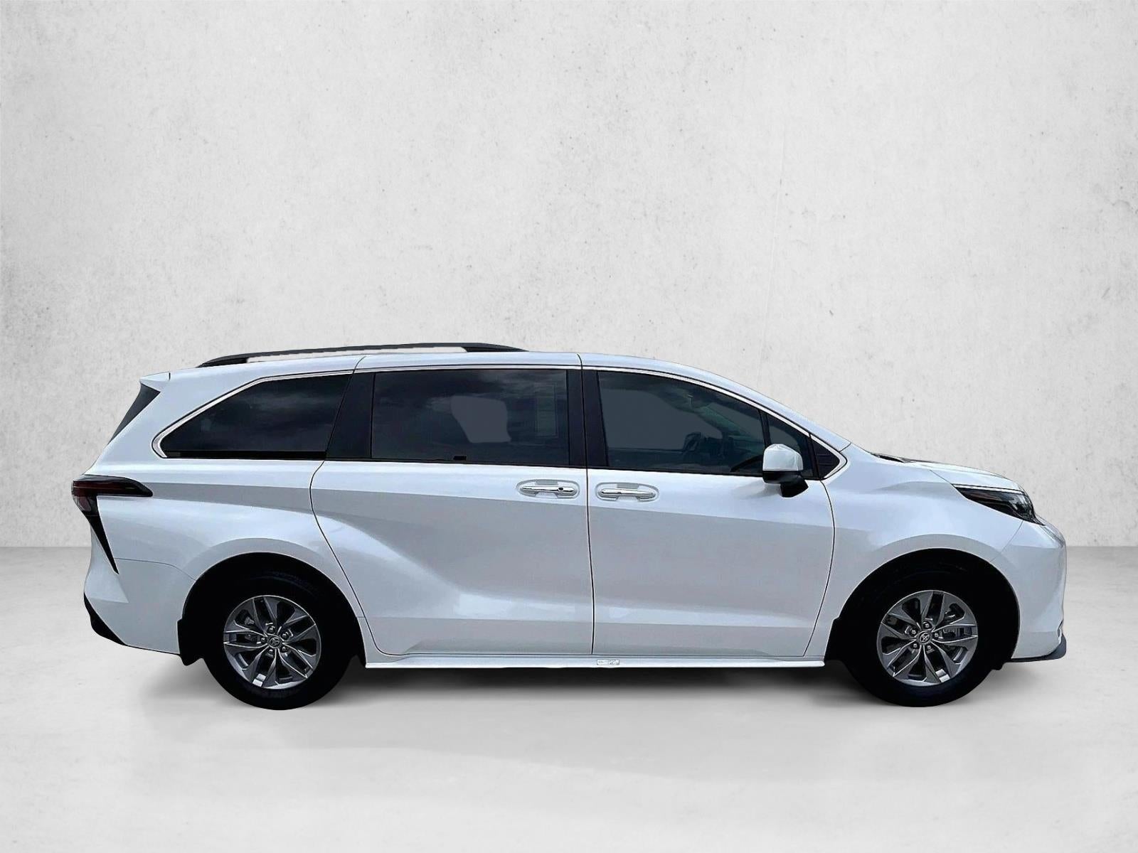 2024 Toyota Sienna XLE