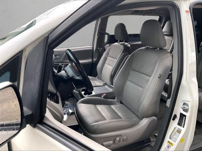 2017 Toyota Sienna XLE Auto Access Seat