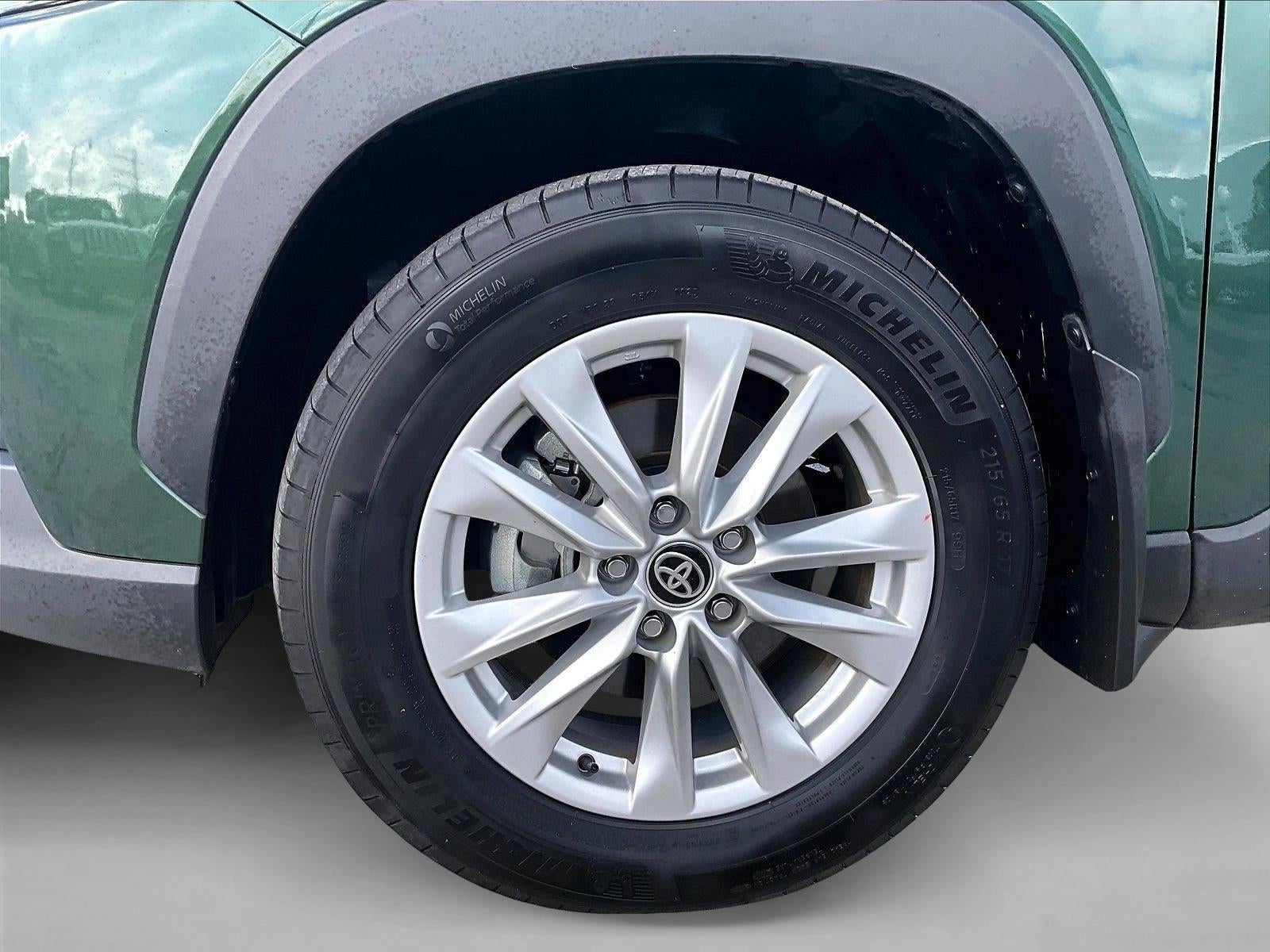 2025 Toyota Corolla Cross LE