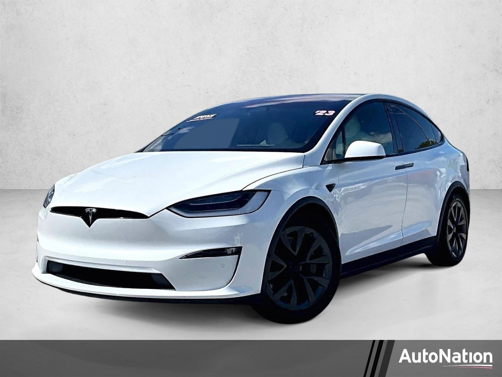 2023 Tesla Model X Long Range's photo
