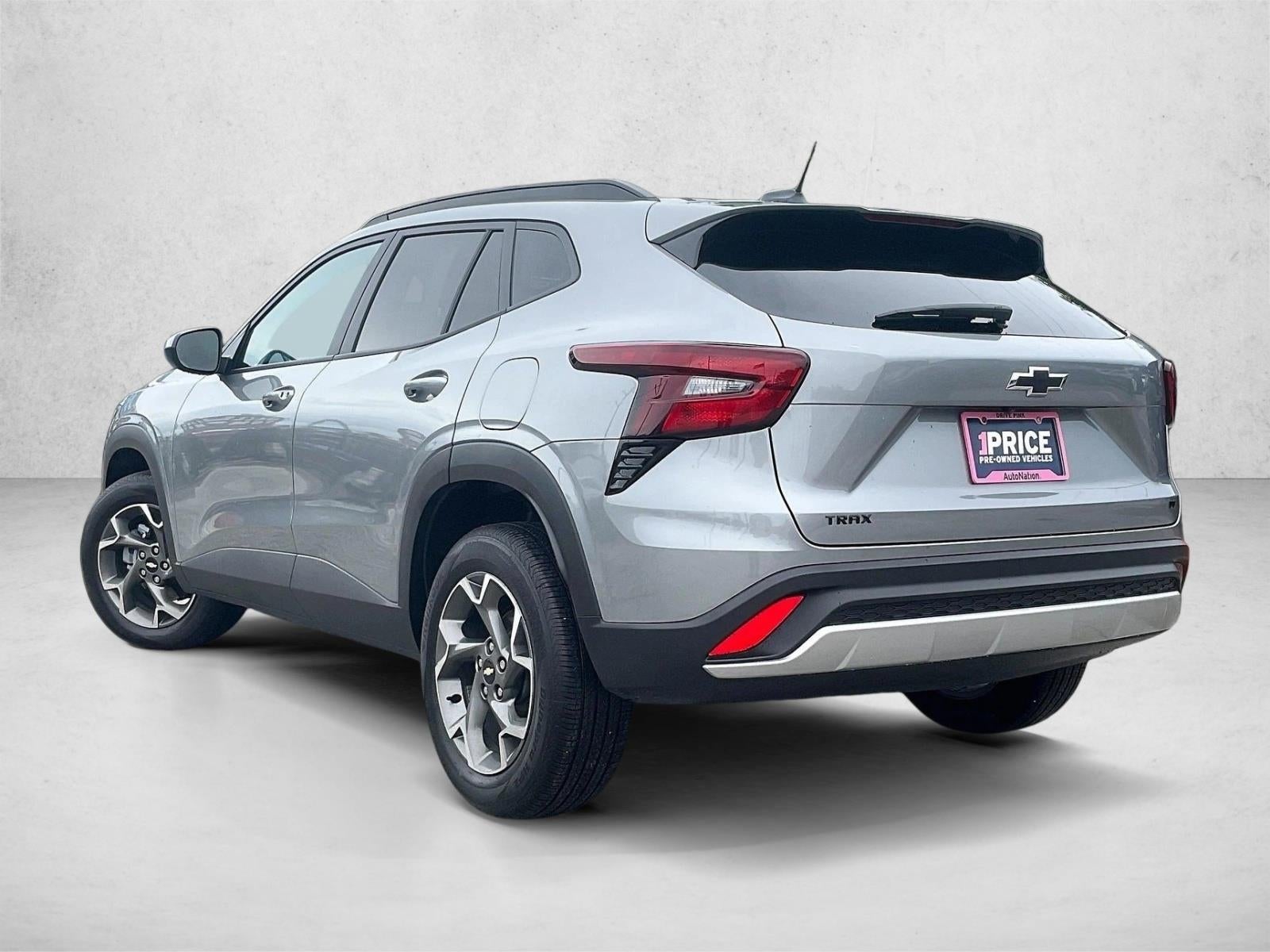 2025 Chevrolet Trax LT - Photo 13