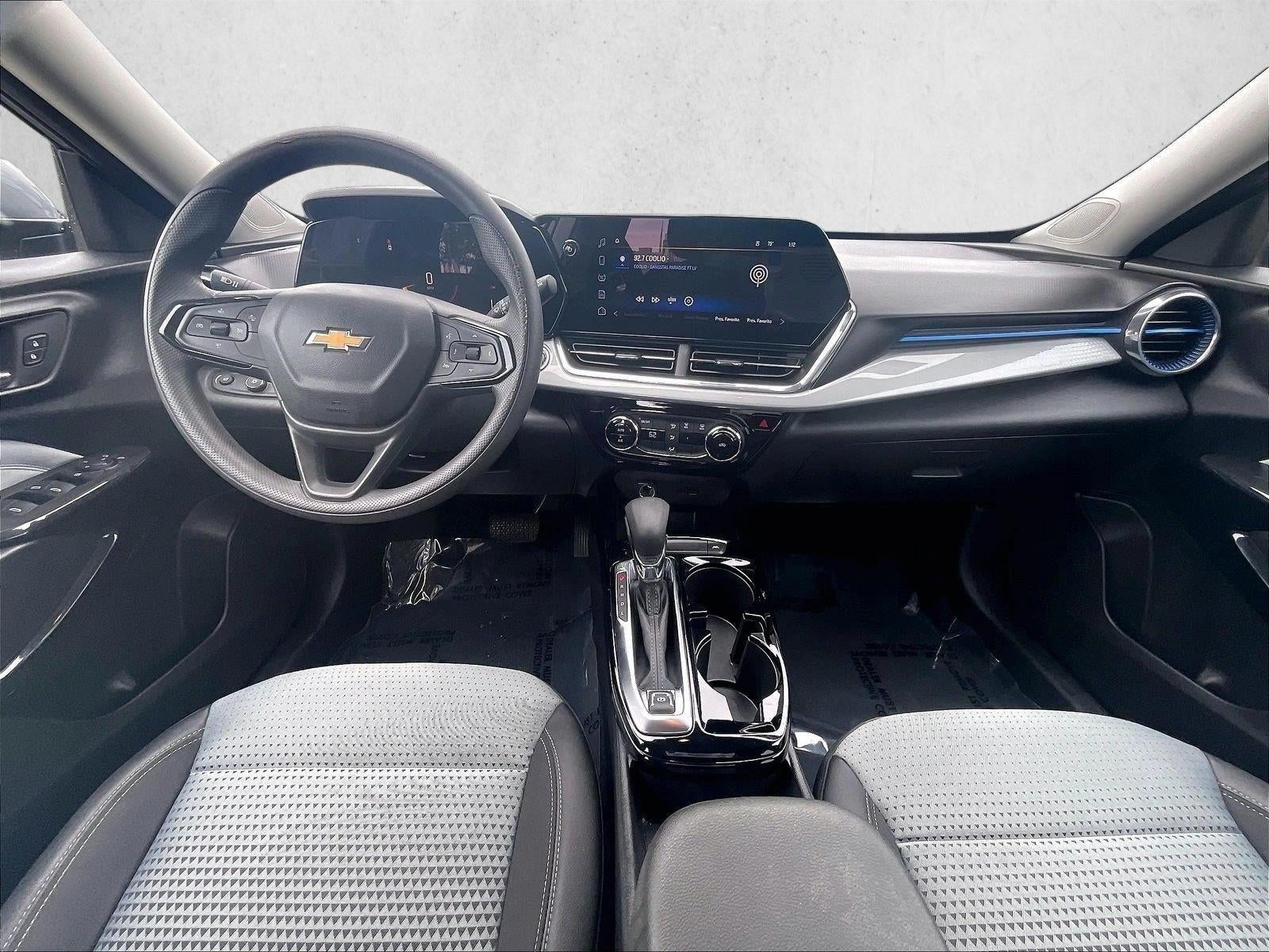2025 Chevrolet Trax LT - Photo 16