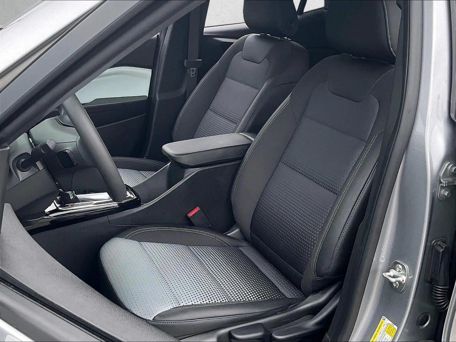 2025 Chevrolet Trax LT - Photo 26
