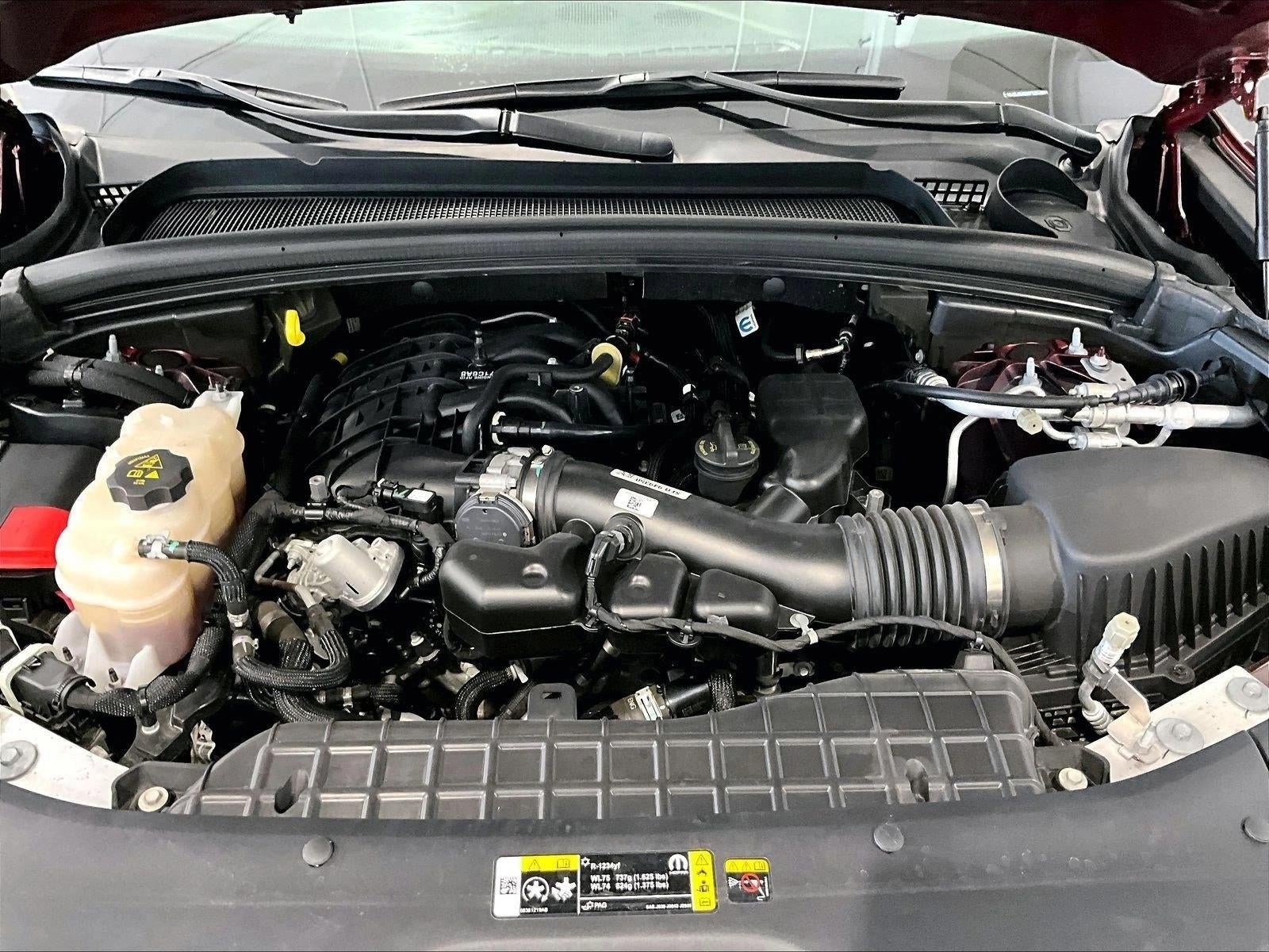 2023 Jeep Grand Cherokee Laredo 4x2