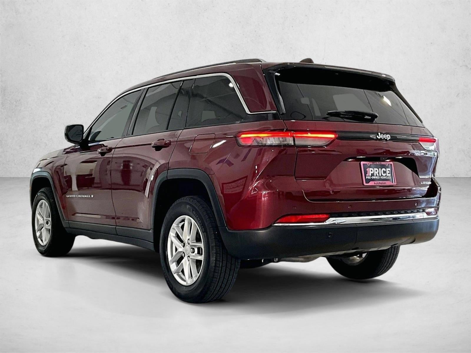 2023 Jeep Grand Cherokee Laredo 4x2