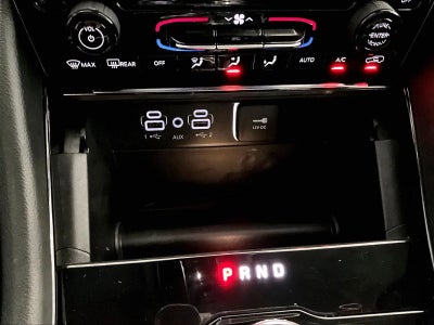 2023 Jeep Grand Cherokee Laredo 4x2