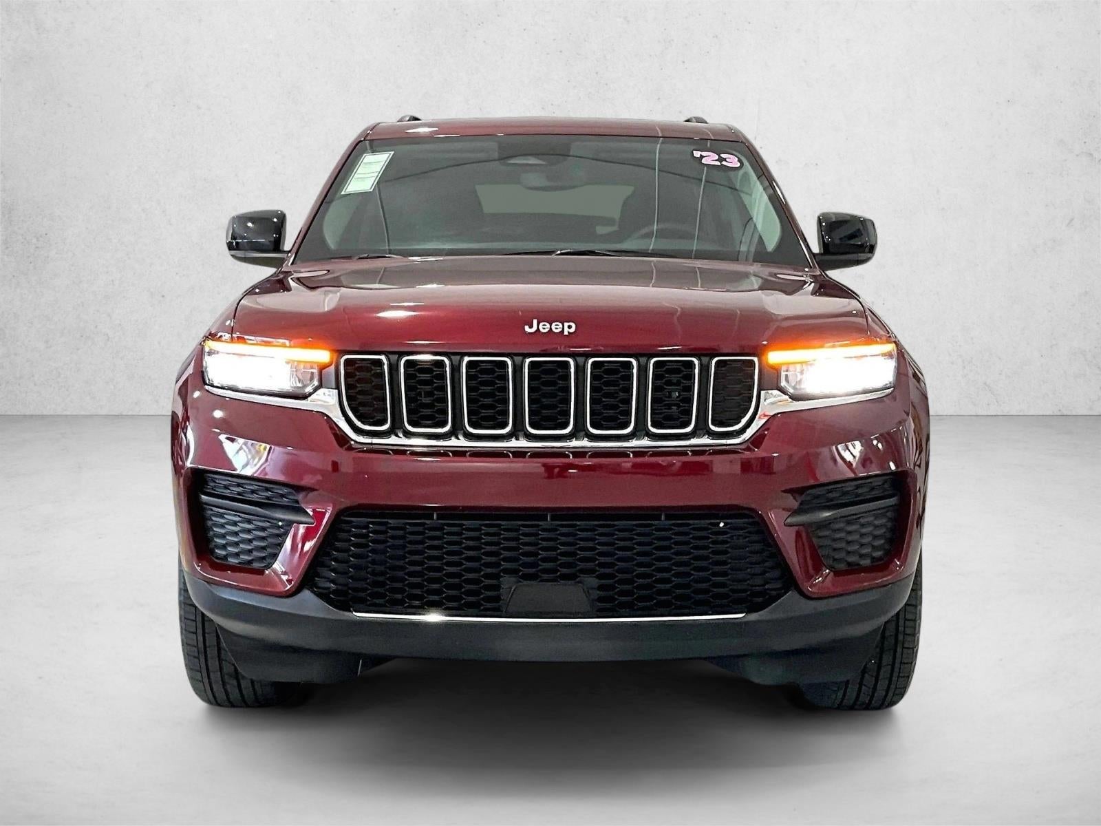 2023 Jeep Grand Cherokee Laredo 4x2