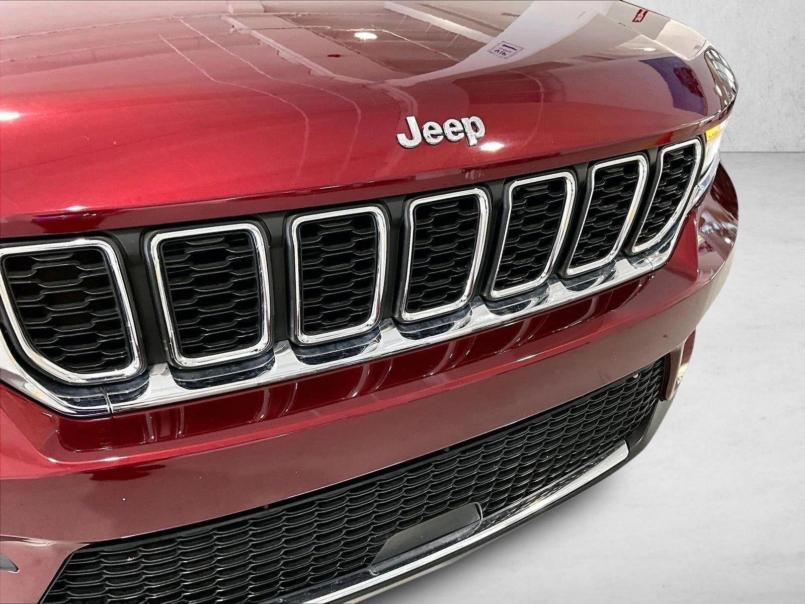 2023 Jeep Grand Cherokee Laredo 4x2