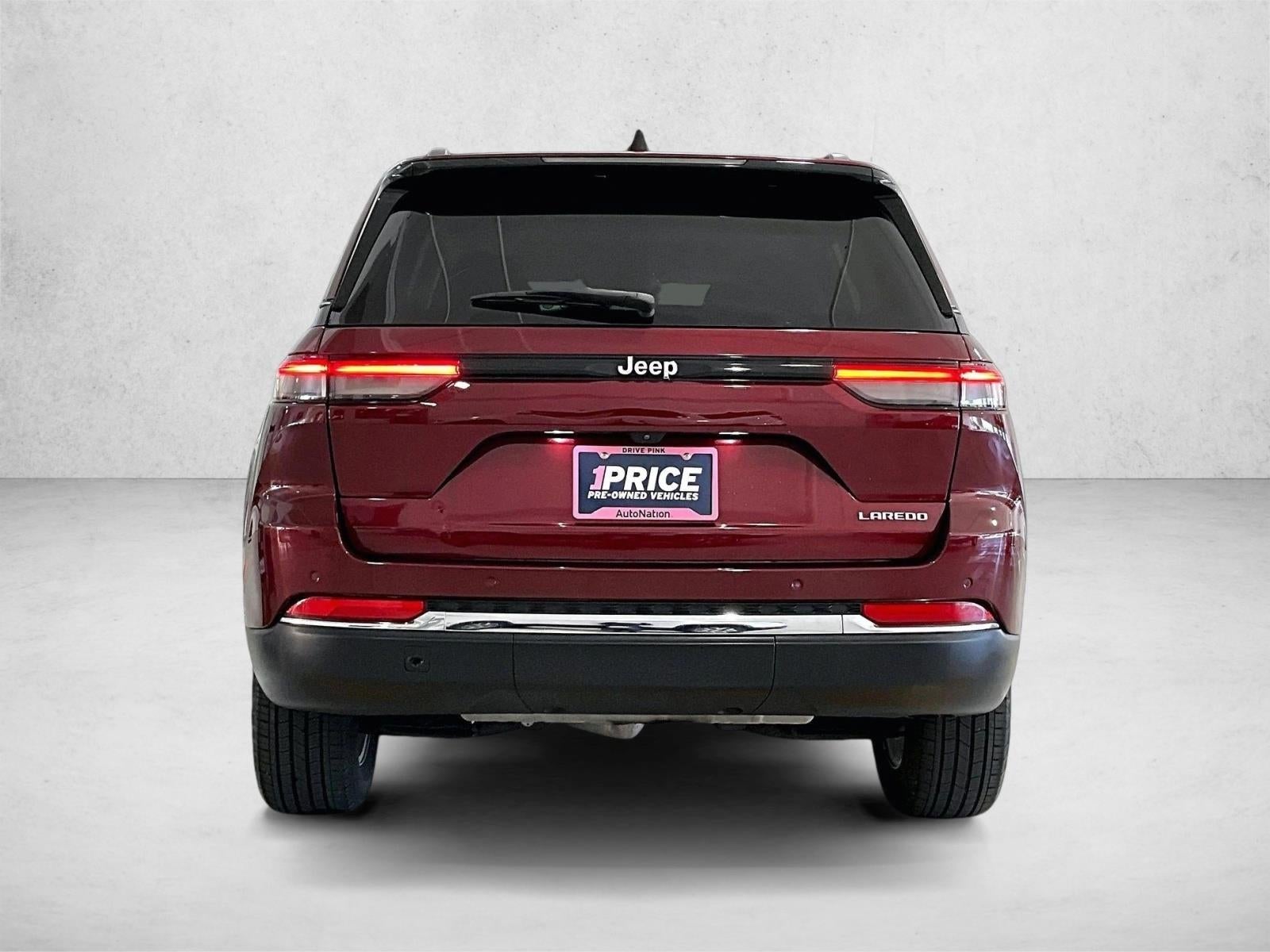 2023 Jeep Grand Cherokee Laredo 4x2