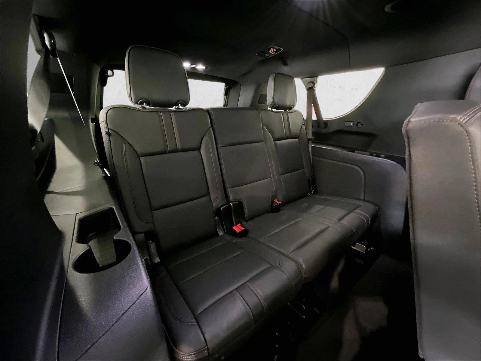 2025 Chevrolet Suburban RST