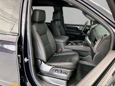 2025 Chevrolet Suburban RST