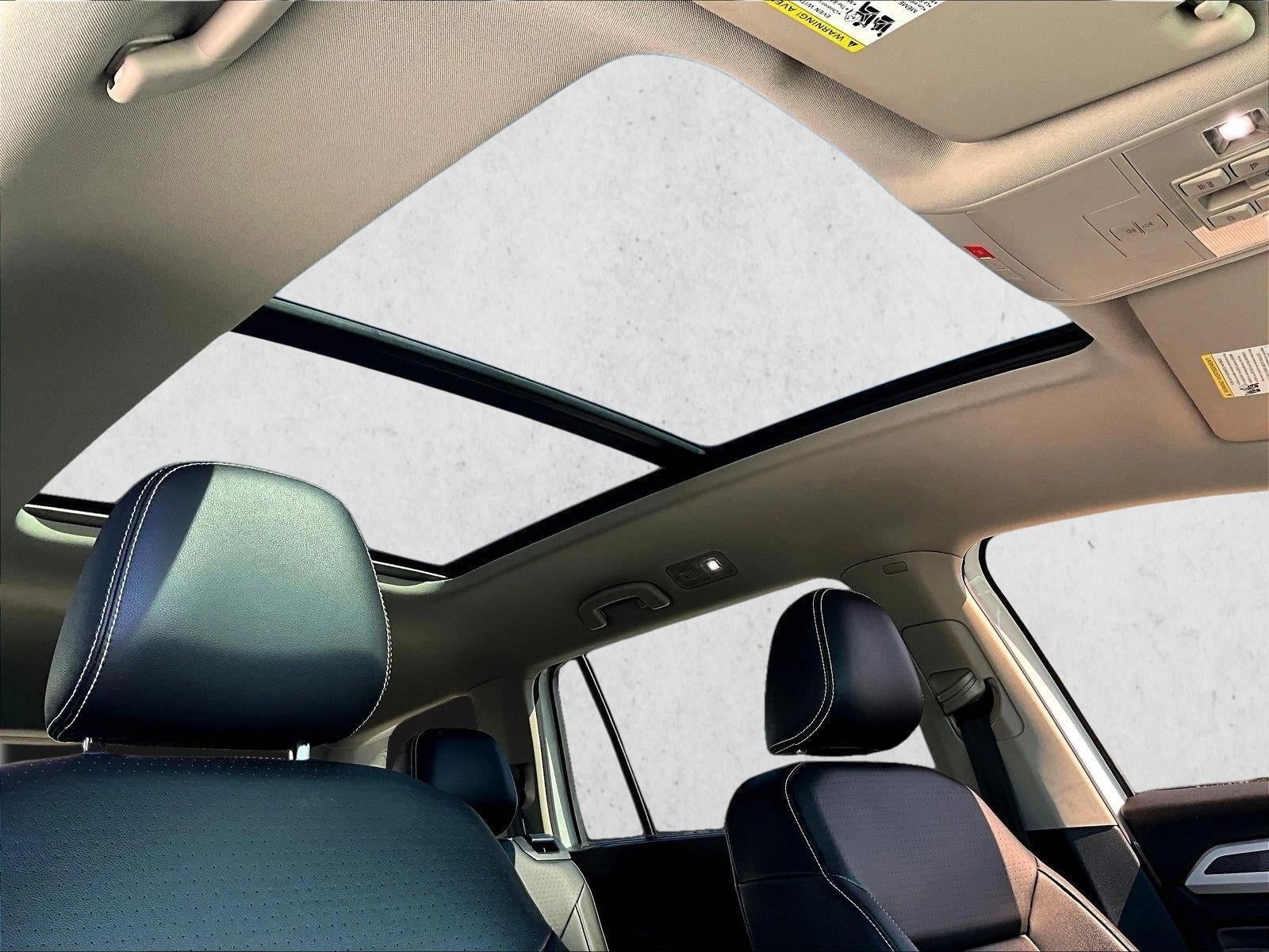 2021 Volkswagen Atlas 3.6L V6 SE w/Technology R-Line