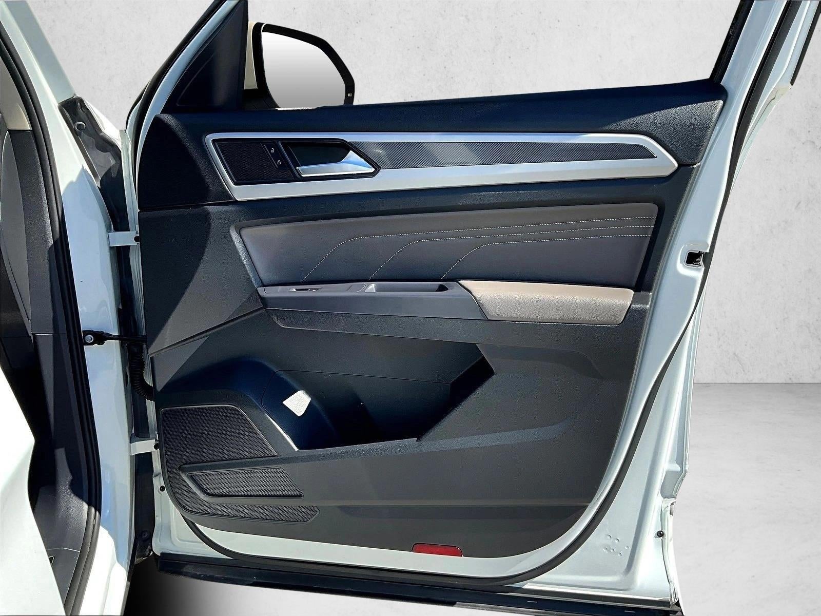 2021 Volkswagen Atlas 3.6L V6 SE w/Technology R-Line