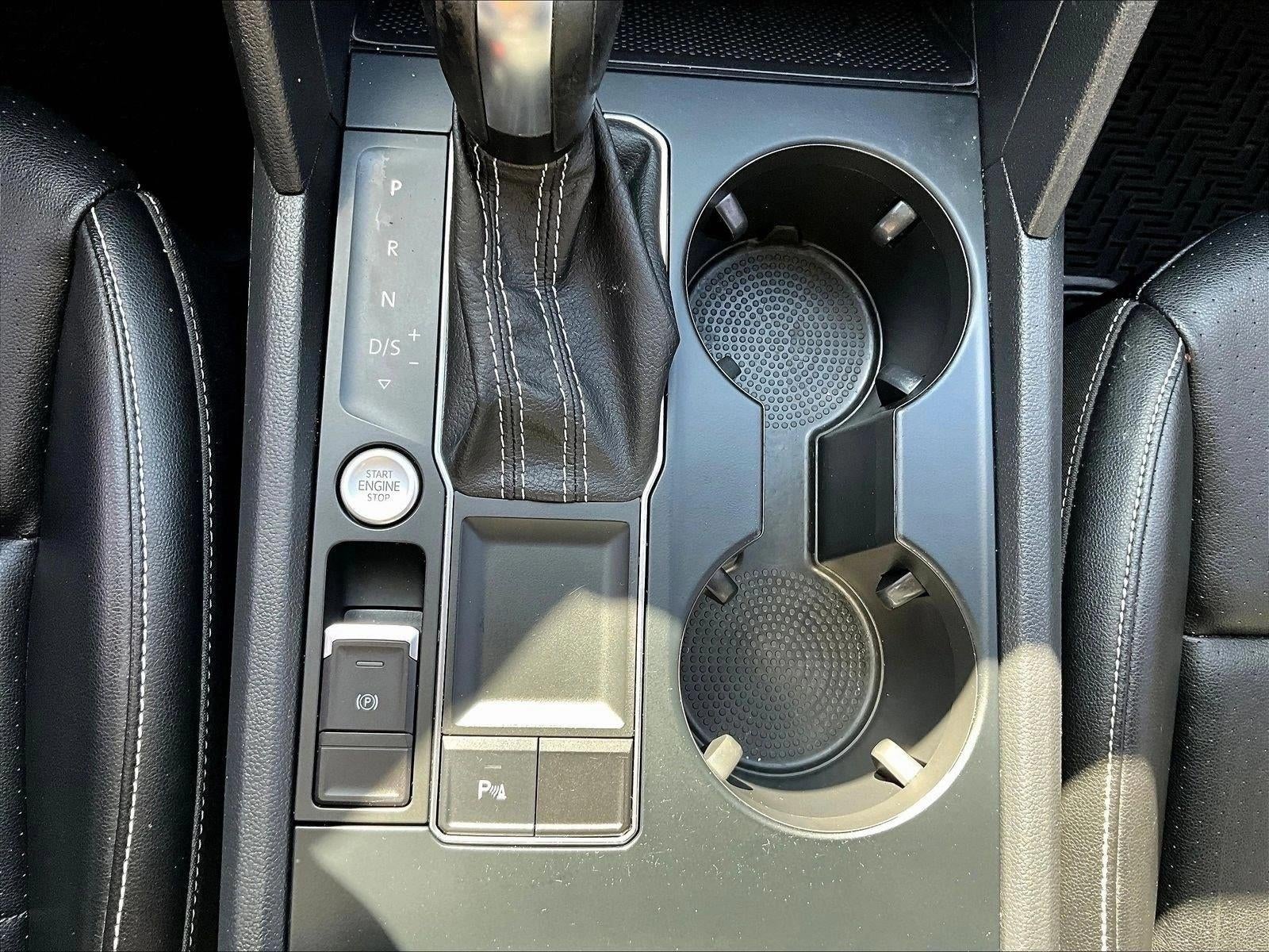 2021 Volkswagen Atlas 3.6L V6 SE w/Technology R-Line