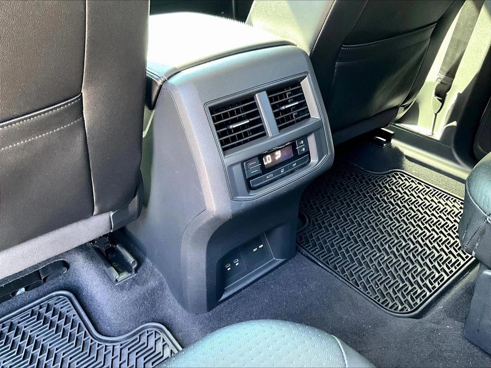 2021 Volkswagen Atlas 3.6L V6 SE w/Technology R-Line