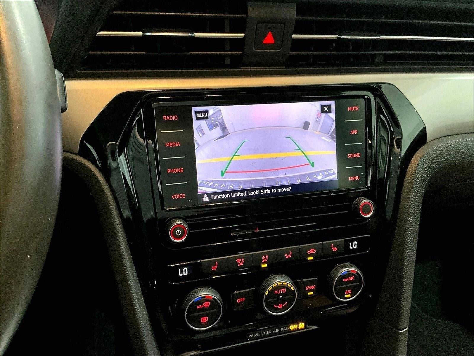 2022 Volkswagen Passat 2.0T SE