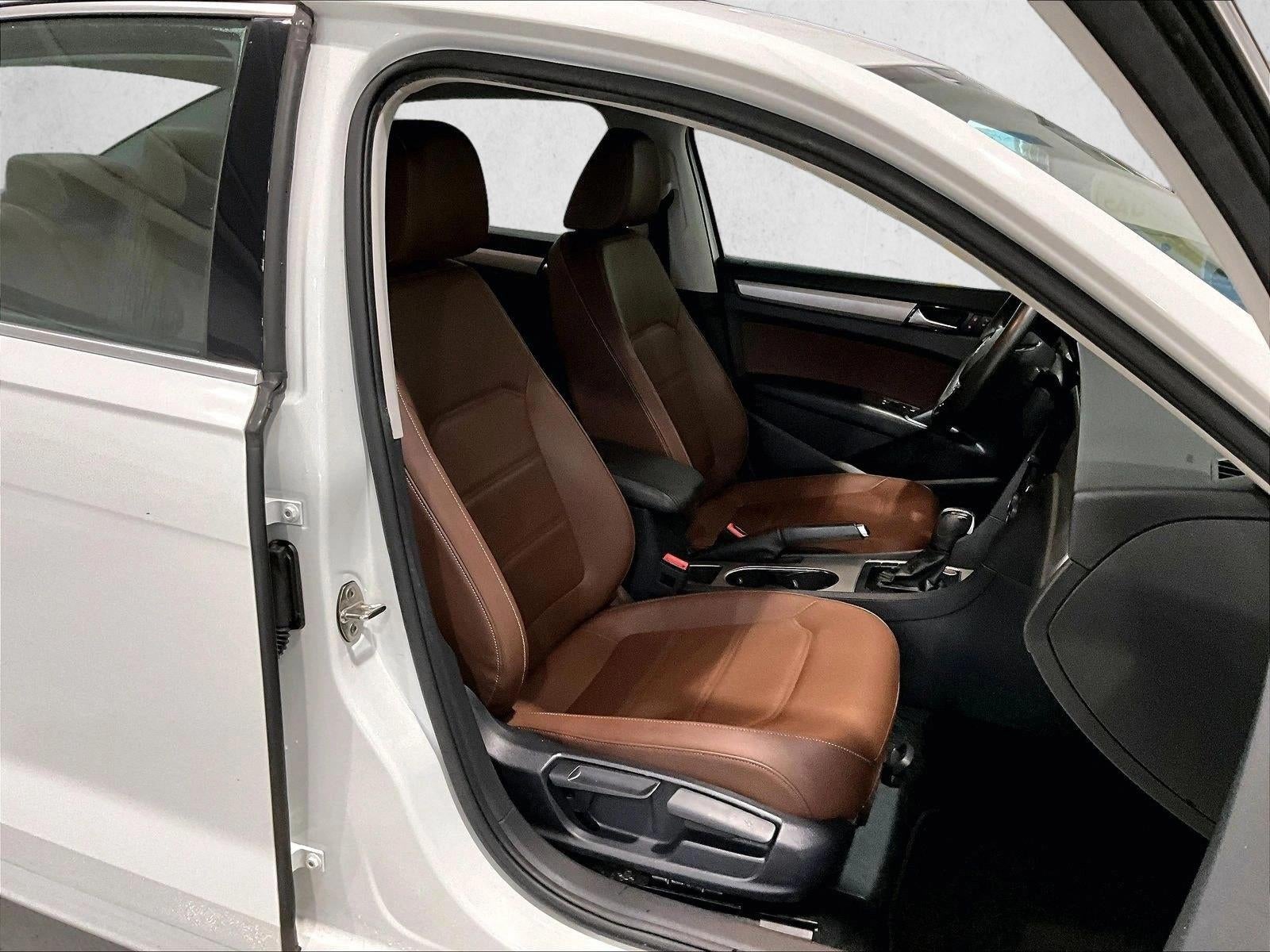 2022 Volkswagen Passat 2.0T SE