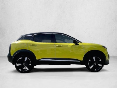 2025 Nissan Kicks SR FWD