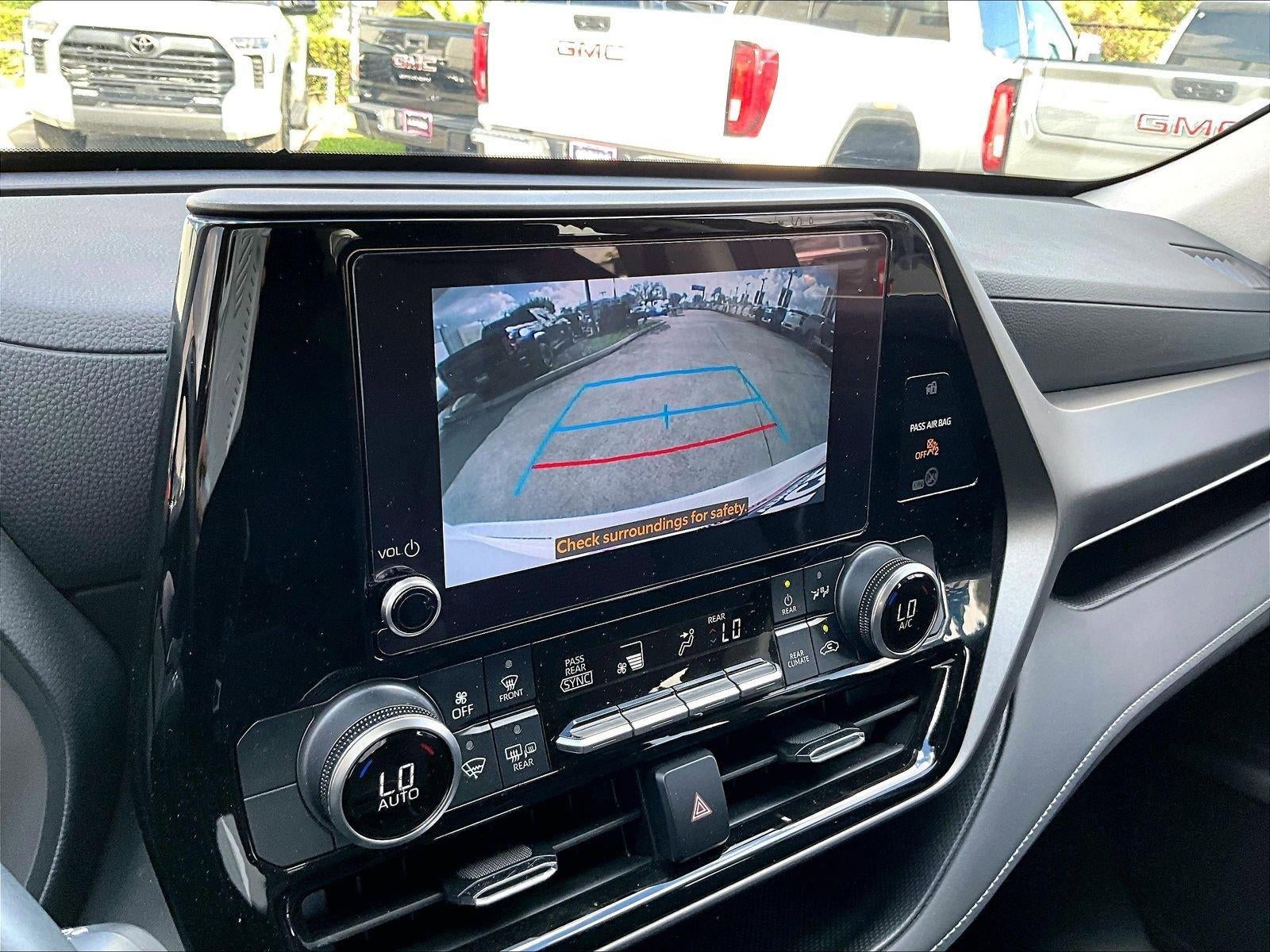 2024 Toyota Highlander LE