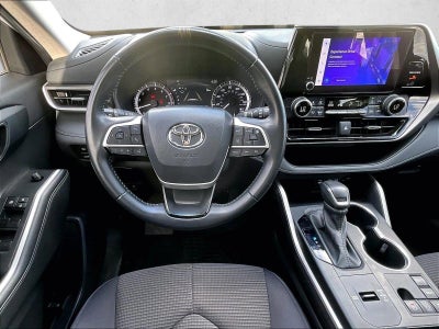 2024 Toyota Highlander LE