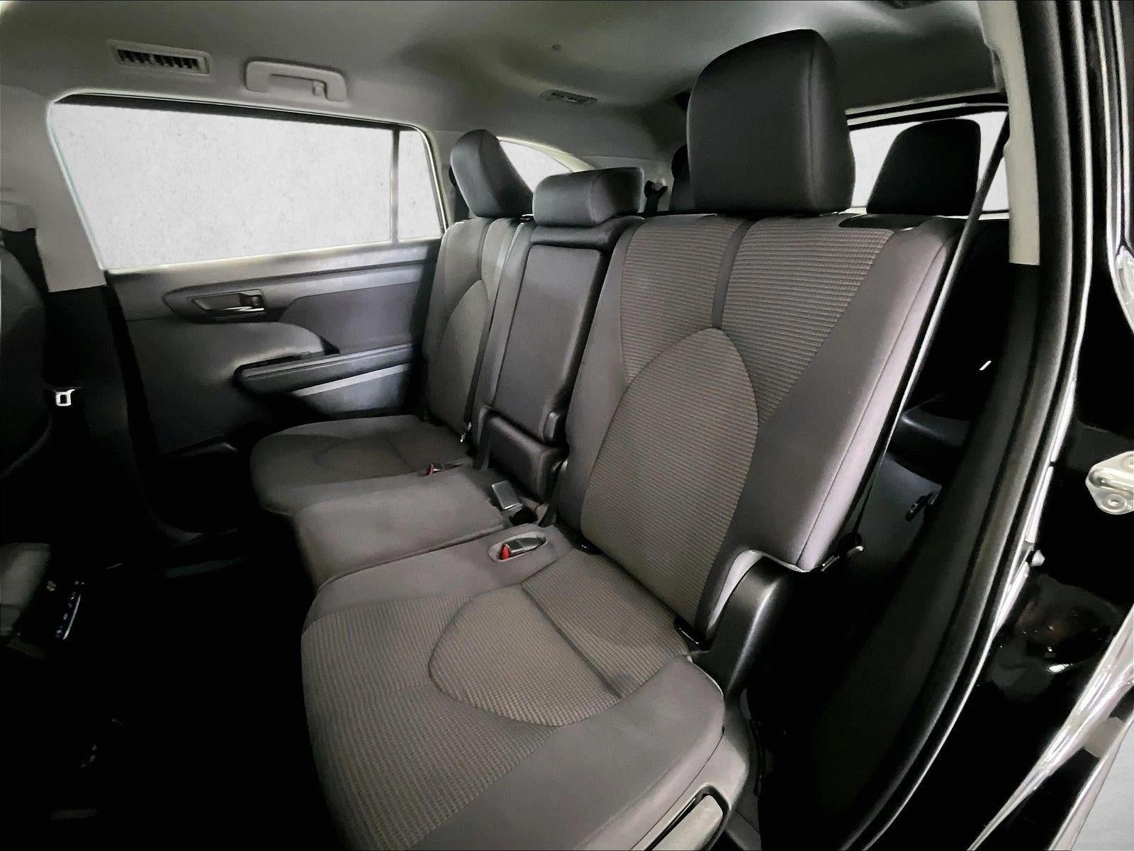 2022 Toyota Highlander LE